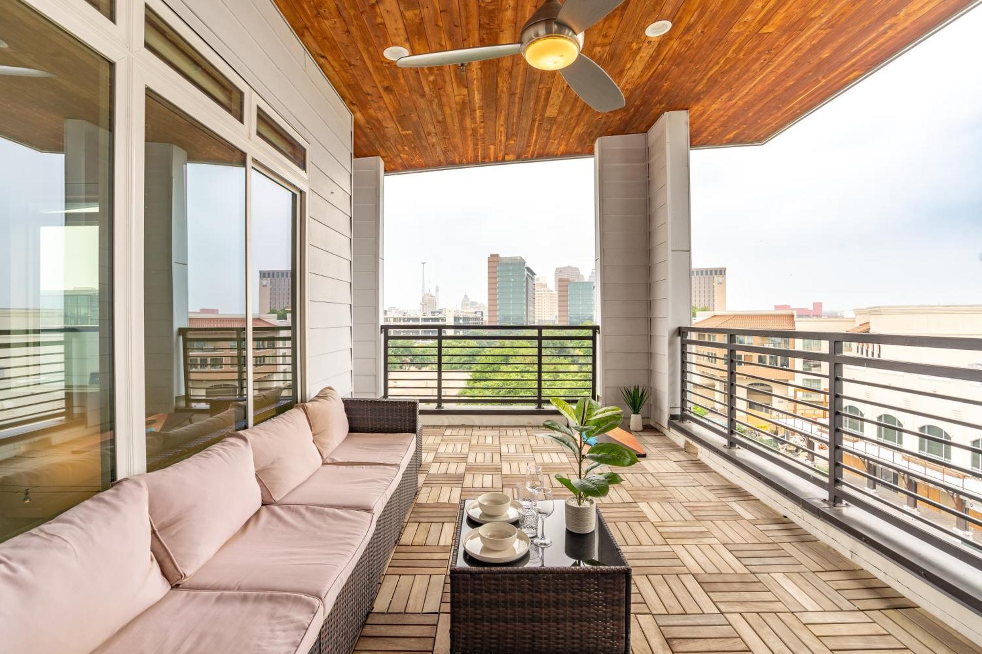 Riverwalk Penthouse Oasis W/Free Parking Gym Pool San Antonio Esterno foto