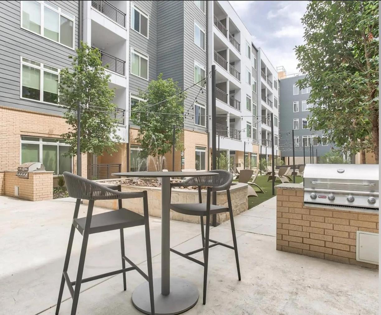 Riverwalk Penthouse Oasis W/Free Parking Gym Pool San Antonio Esterno foto